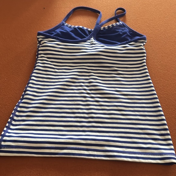 Lululemon yoga tops - Picture 3 of 6